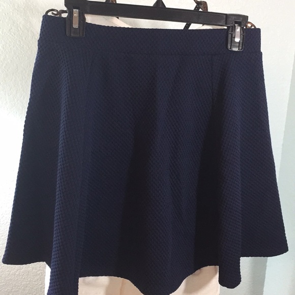 H&M navy swing skirt, fun & flirty, NEW with tags! - Picture 2 of 5